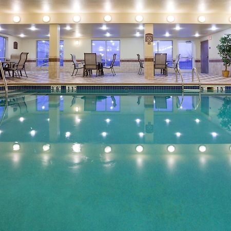 Holiday Inn Express Hotel & Suites Grand Forks By Ihg Екстер'єр фото