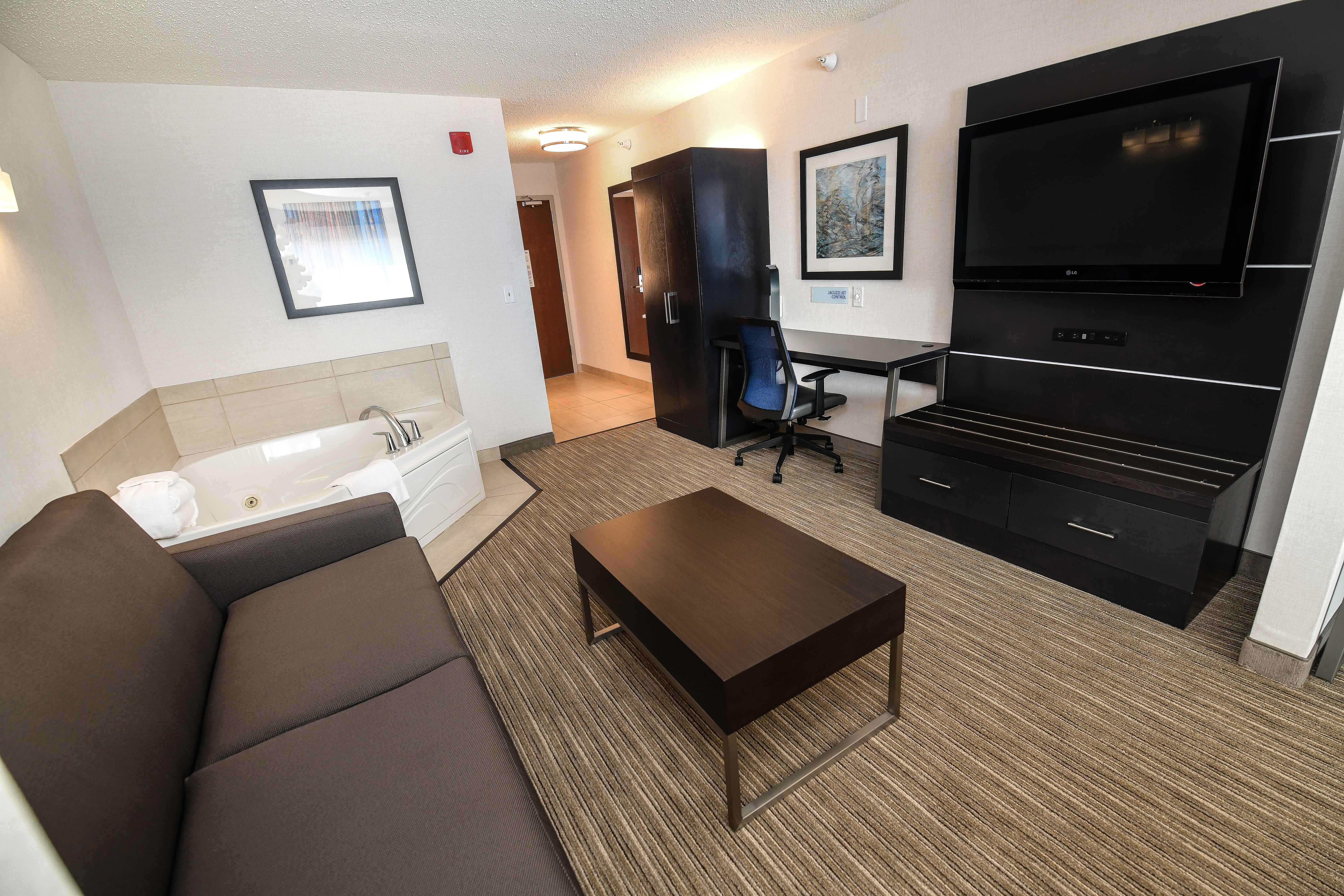 Holiday Inn Express Hotel & Suites Grand Forks By Ihg Екстер'єр фото