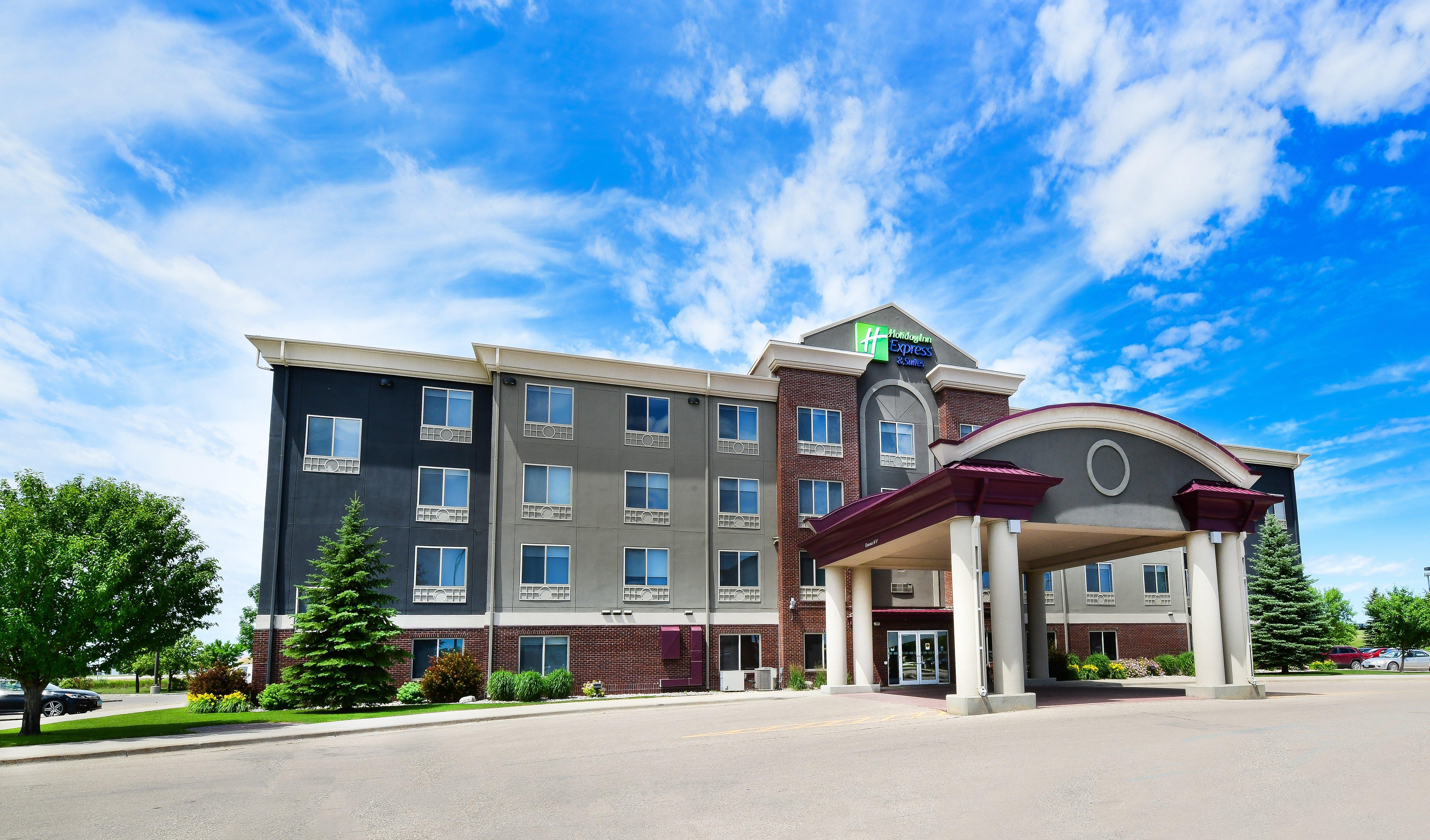 Holiday Inn Express Hotel & Suites Grand Forks By Ihg Екстер'єр фото