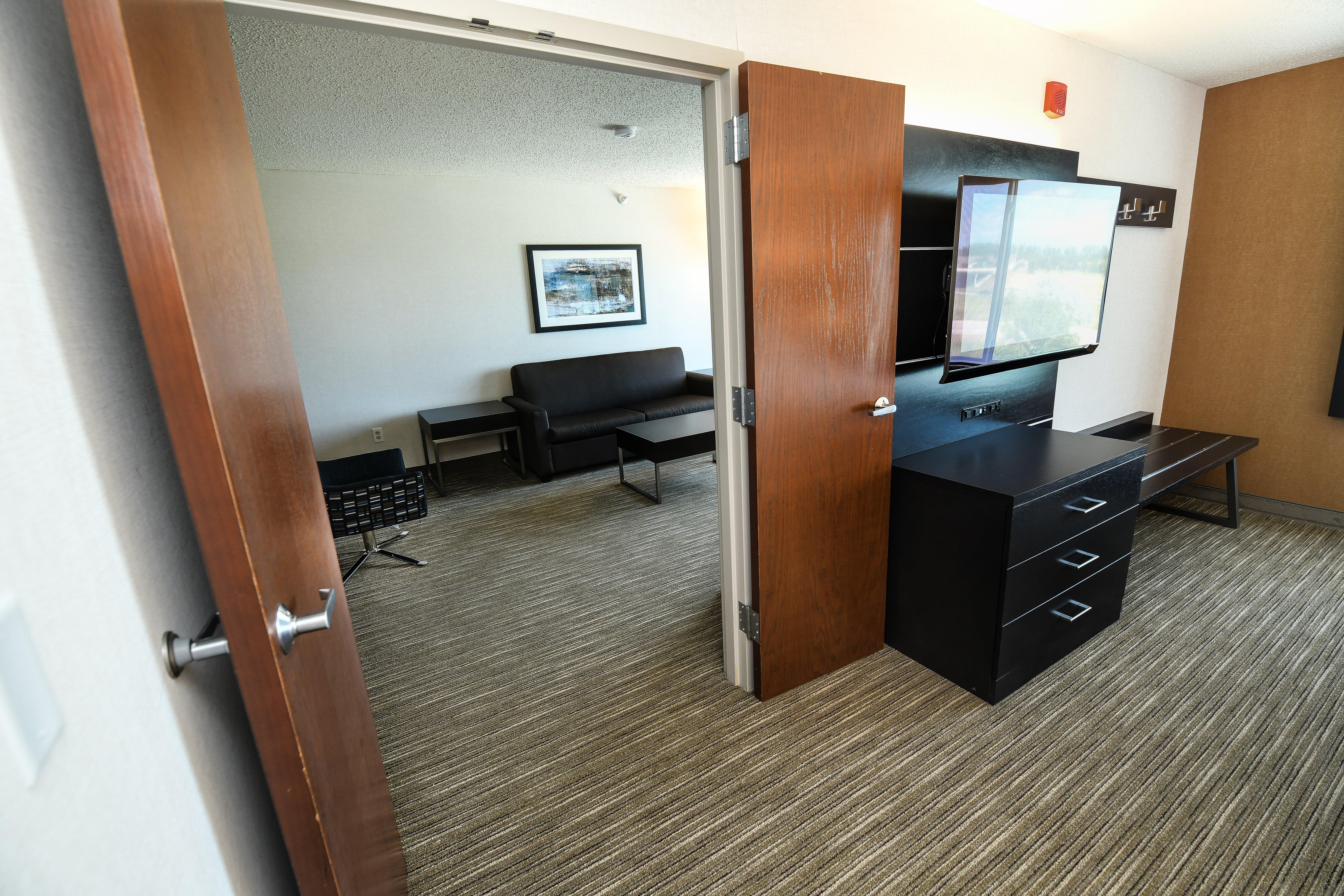 Holiday Inn Express Hotel & Suites Grand Forks By Ihg Екстер'єр фото