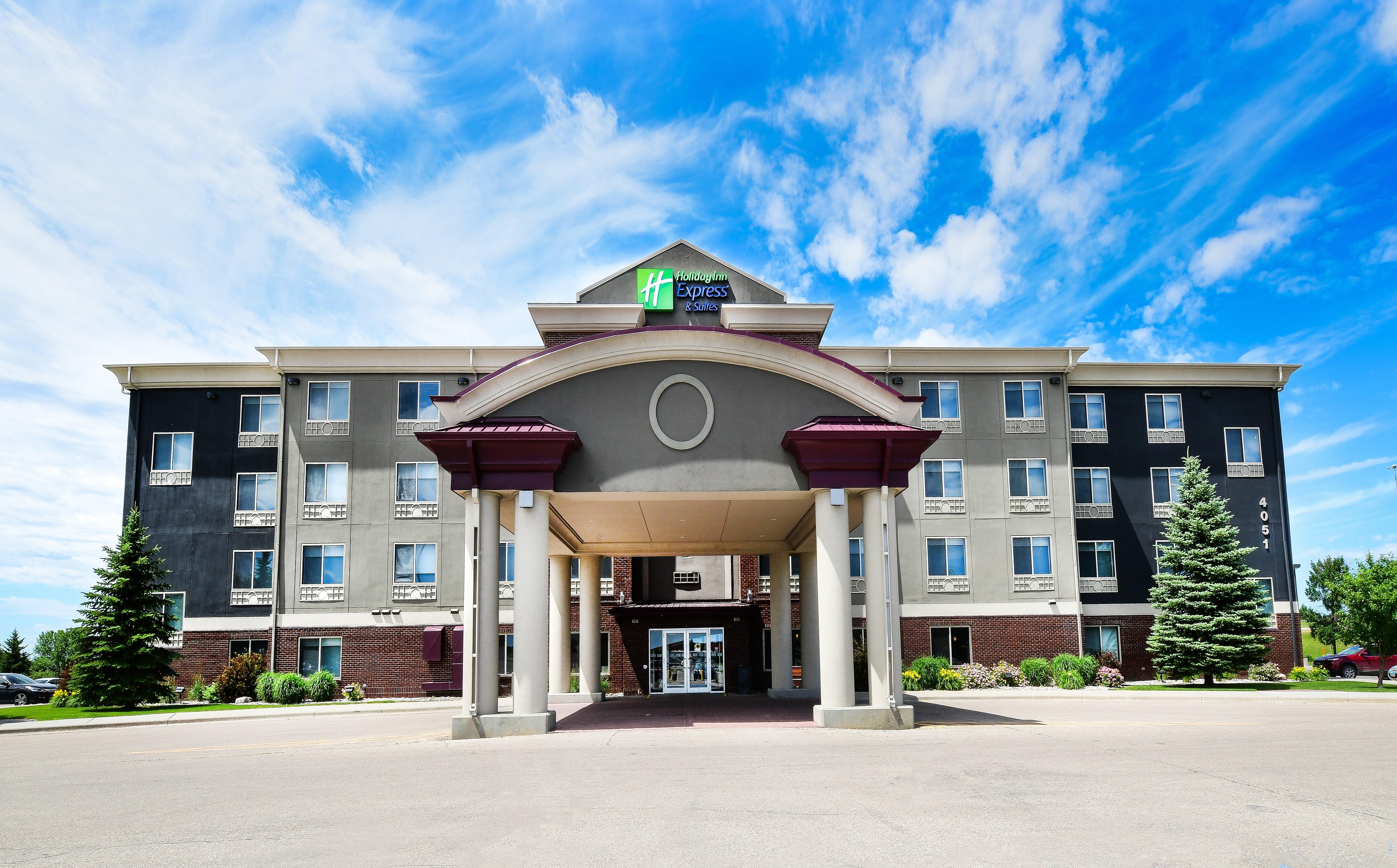 Holiday Inn Express Hotel & Suites Grand Forks By Ihg Екстер'єр фото