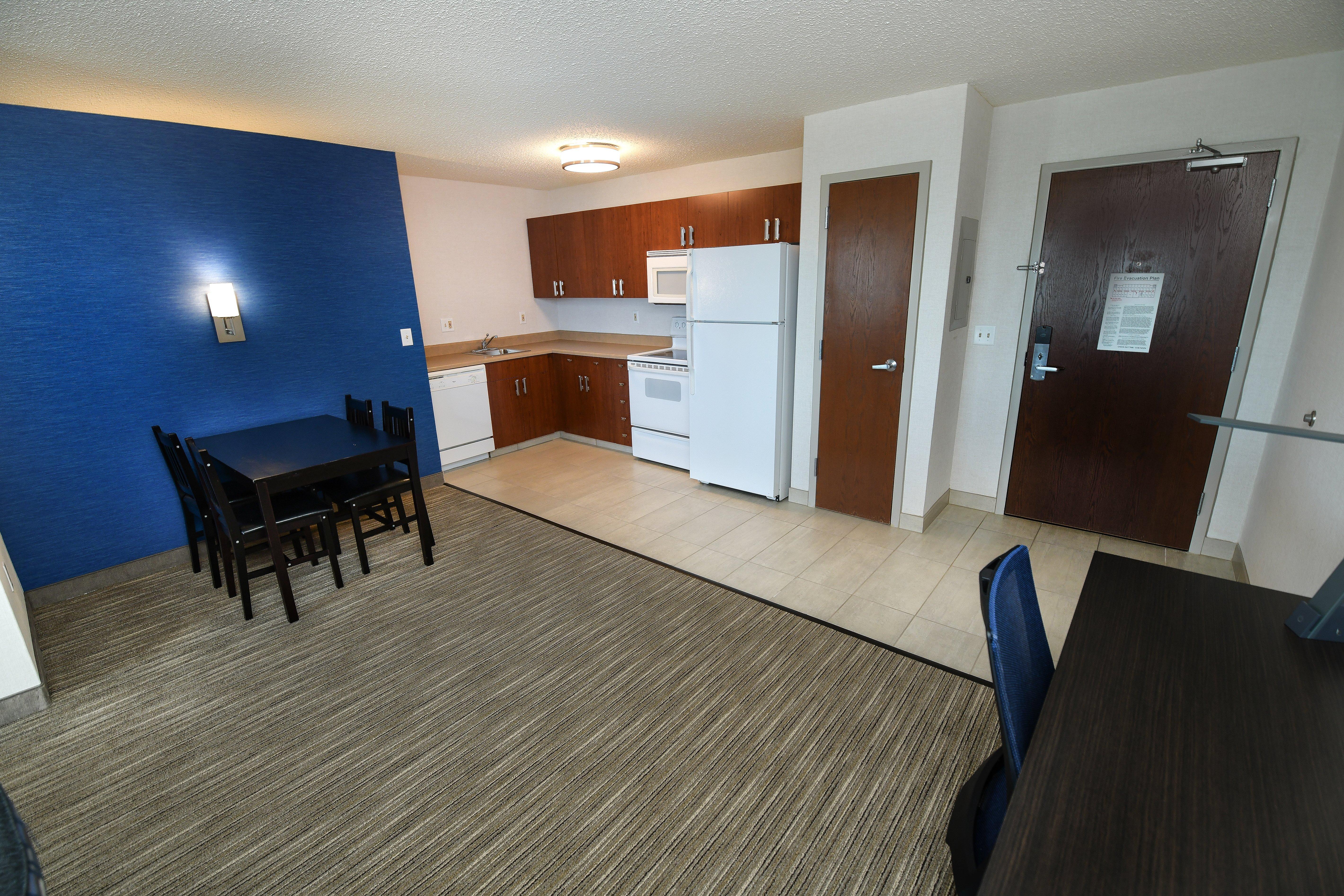 Holiday Inn Express Hotel & Suites Grand Forks By Ihg Екстер'єр фото
