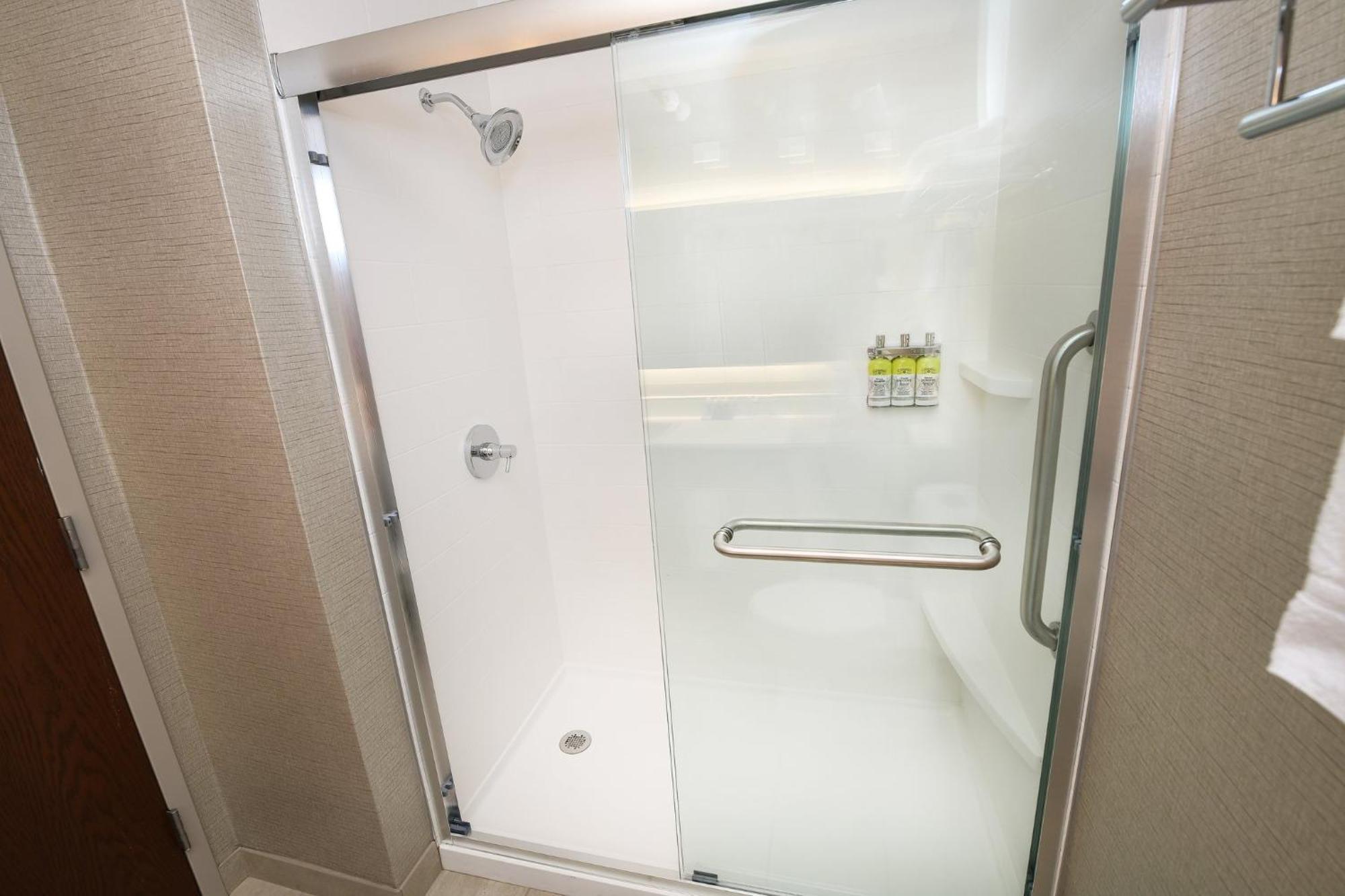 Holiday Inn Express Hotel & Suites Grand Forks By Ihg Екстер'єр фото